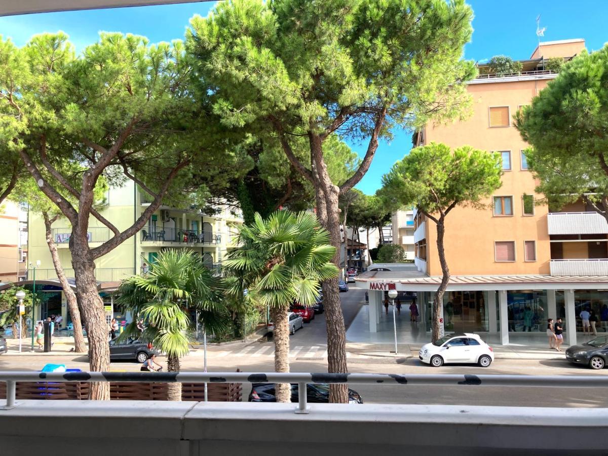 Apartament Sabbiadoro Center Lignano Sabbiadoro Eksteriør billede